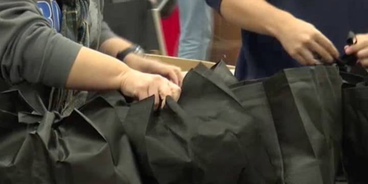 Volunteers in Christian County pack 1,600 Thanksgiving meals as food assistance demand grows