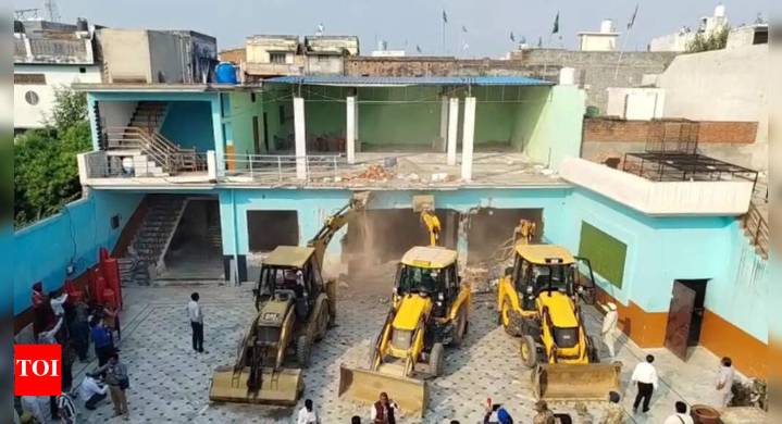Bulldozers roll in Bareilly: House linked to Tauqeer Raza’s house sealed; Nafees Ahmed's 'Raja Palace' demolished