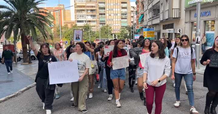 Ni una víctima más: Jaén se vuelca contra el acoso escolar tras la muerte de Sandra Peña