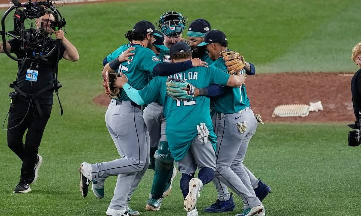 Seattle picó al frente en el primer choque de la serie de campeonato de la Americana