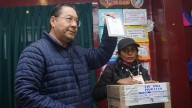 Presidente Arce vota en la segunda vuelta en Bolivia y pide respetar el voto
