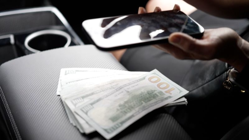 Mira cómo las víctimas de estafa pierden millones en un timo con un giro moderno