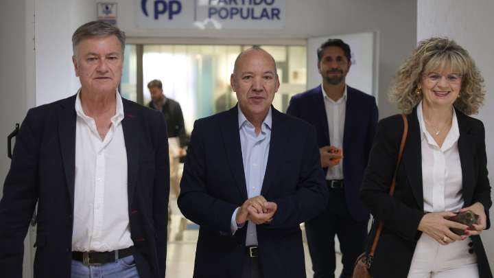 El PP acusa a Sánchez de dinamitar el consenso constitucional