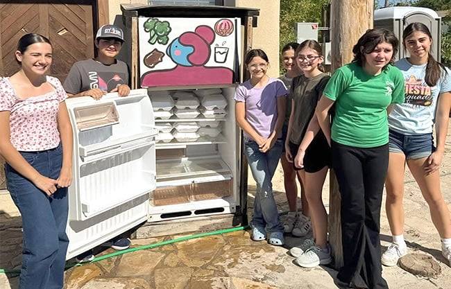 Donan alimentos para el programa ‘Mi Refri’