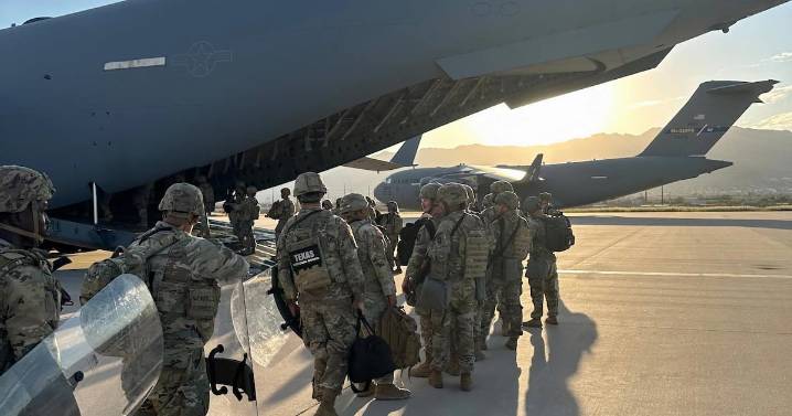 Texas envía a su Guardia Nacional a Chicago para redadas migrantes; alcalde demanda inconstitucionalidad