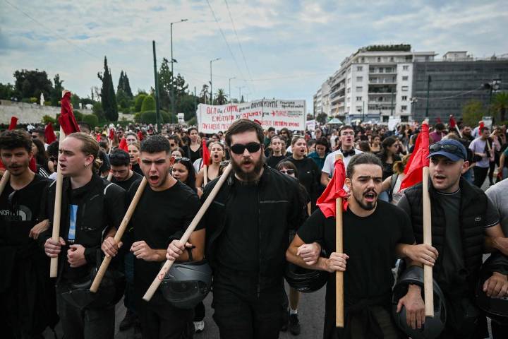 Huelga en Grecia contra la jornada laboral de 13 horas