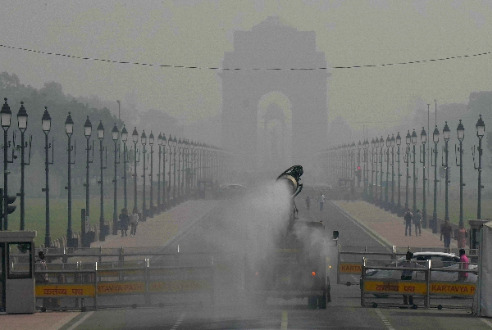 Delhi records 15.8 deg C, air quality 'very poor'