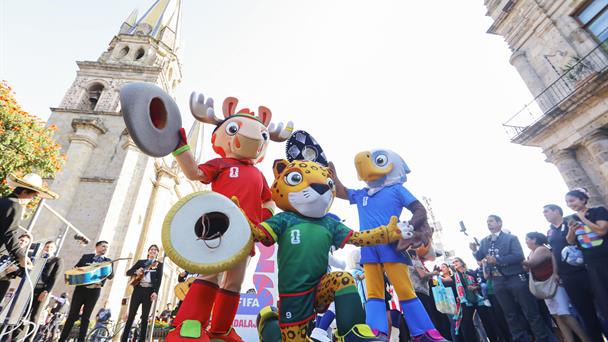 Las mascotas Zayu, Cluth y Maple son presentadas en Guadalajara