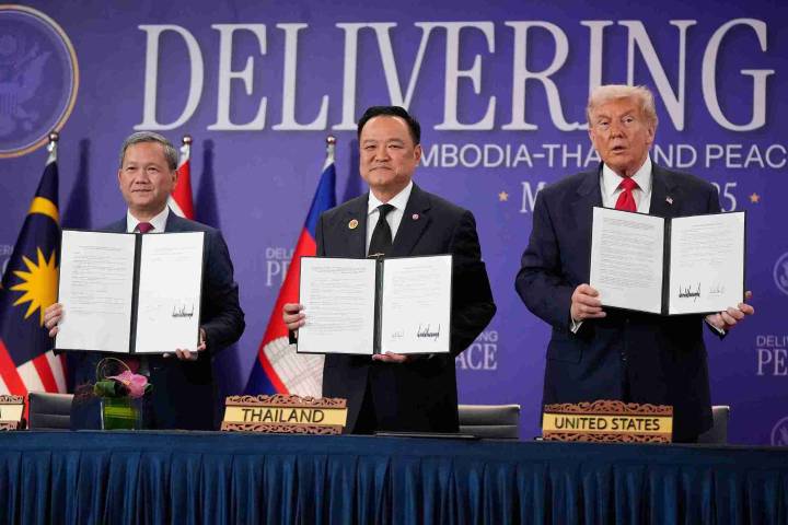 Trump attends Thailand-Cambodia ceasefire ceremony during Malaysia visit