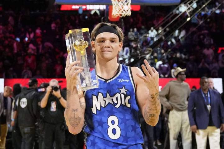 Pacers to sign three-time slam dunk champ Mac McClung: Sources