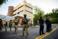 Carteles ofrecen hasta 10.000 dólares por agentes del ICE, según Kristi Noem