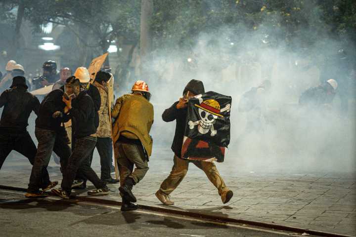 Marcha en Lima deja 55 policías heridos, 20 civiles lesionados y 10 detenidos