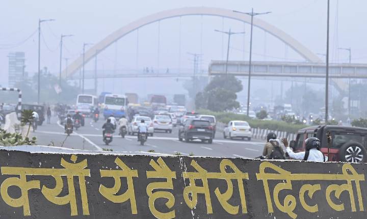 Delhi Bans Entry Of Non-Local BS-III, Old Commercial Vehicles From Nov 1 As Pollution Spikes