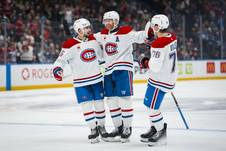 Deadspin | Canadiens erase early deficit to edge Canucks