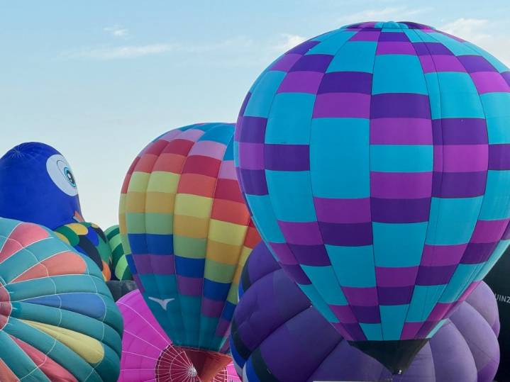 What it takes to organize hundreds of Balloon Fiesta pilots