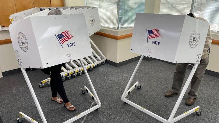 Polls open for early voting on Long Island Saturday