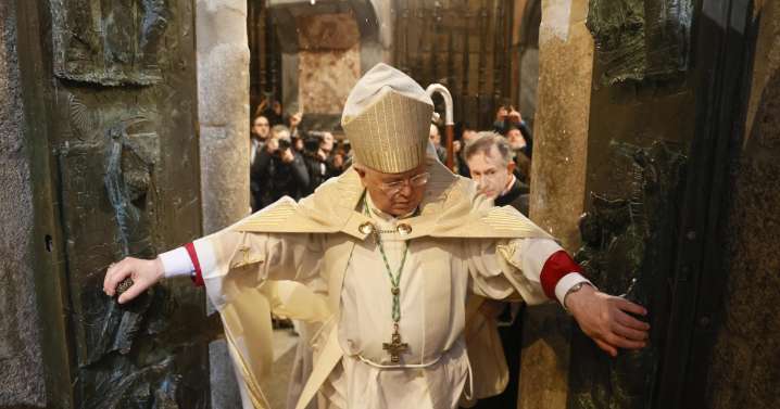 La curiosa escalinata de Santiago de Compostela que revela cada cuánto es Año Santo