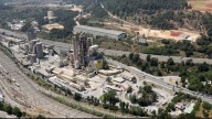 Un exresponsable ambiental de la Generalitat, a un paso del banquillo por favorecer a la cementera de Montcada