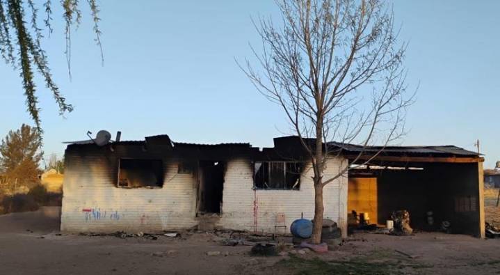 Balaceras en Nonoava: Queman casa de líder criminal “El 11”