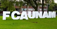 Encapuchados toman Facultad de Contaduría y Administración de la UNAM