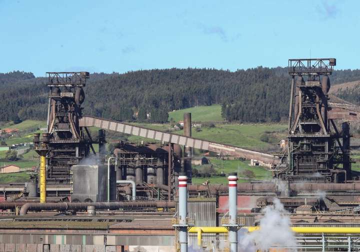 El horno alto 'B' de Arcelor, «en proceso de estabilización», y el sínter 'A', en parada