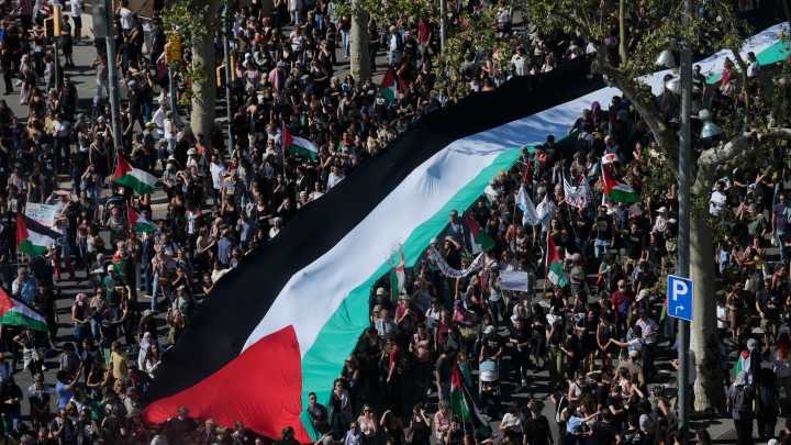 Decenas de miles de personas protestan en Barcelona en apoyo a Palestina y contra el abordaje de la flotilla