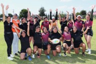 Estudiantes rompen estereotipos de género y “transforman su mente” con el rugby femenino