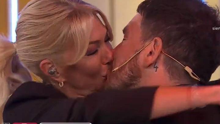 Le comió la boca: así fue el beso en vivo entre Yanina Latorre y Fede Bal