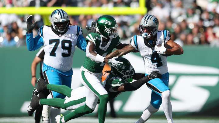 Sauce Gardner heads to locker room for a concussion evaluation