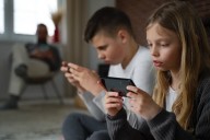 NY demanda a Facebook y otras redes por presunta adicción infantil