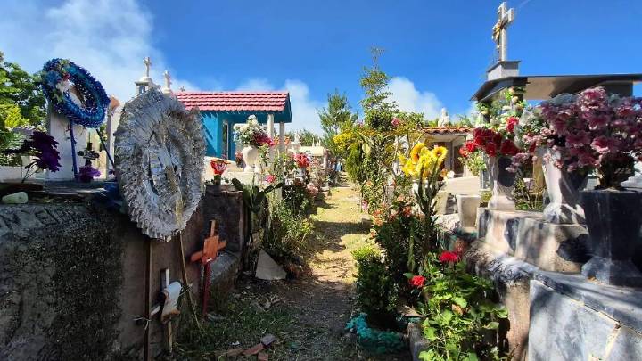 Más de 10 mil visitantes se esperan en el Panteón Municipal de Jacona