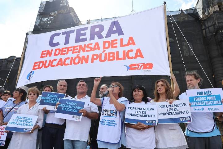 Por una mejora salarial. Sindicatos docentes anunciaron un paro y jornadas de protesta que arrancan mañana