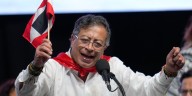 Qué es “arconte”, la palabra que usó Gustavo Petro para señalar al presidente de la Corte Constitucional, a Álvaro Uribe y defender la bandera Guerra a Muerte