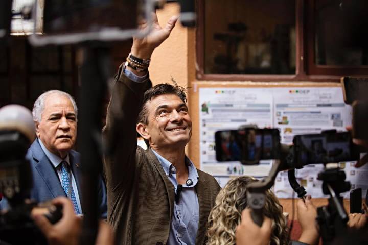 Centroderechista Rodrigo Paz es el nuevo presidente de Bolivia