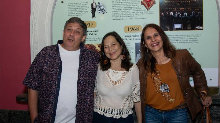Relatividad se presentó en el teatro Astengo