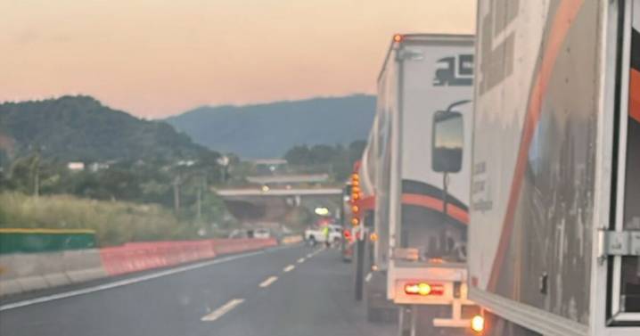 Los bloqueos carreteros suman más días en los estados del país