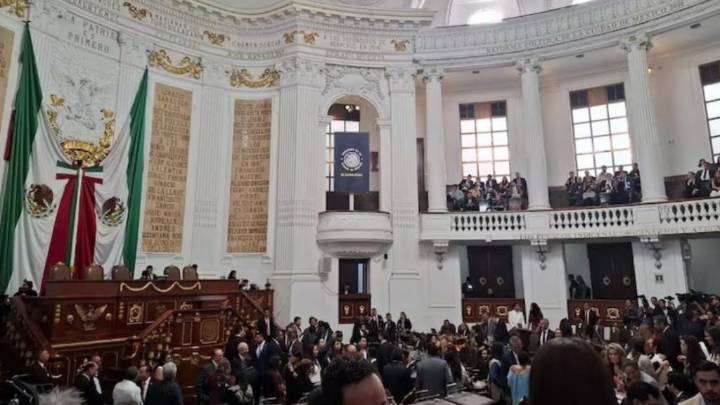 Pese a que Morena tiene la mayoría, es lento el trabajo del Congreso CDMX