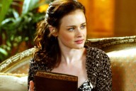 'Gilmore Girls' Showed Me That It Was Always Cool to Be a Bookworm
