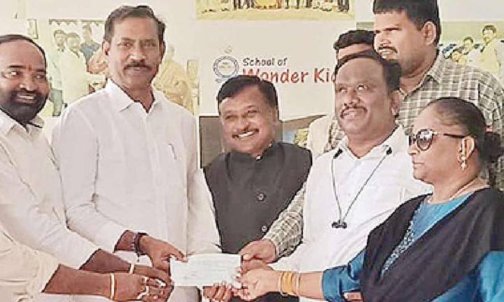 School students reach out to visually