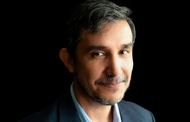 Revela Vicente Alfonso los crímenes detrás de las coronas; La Noche de las Reinas