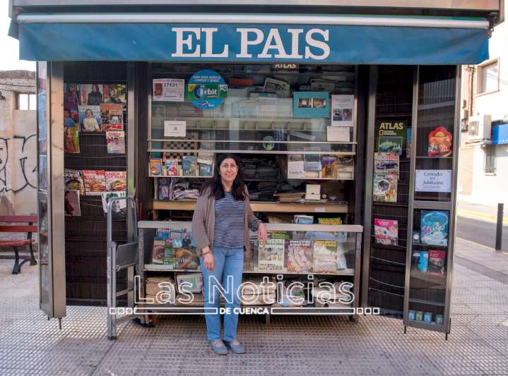 Cuatro décadas tras la ventanilla