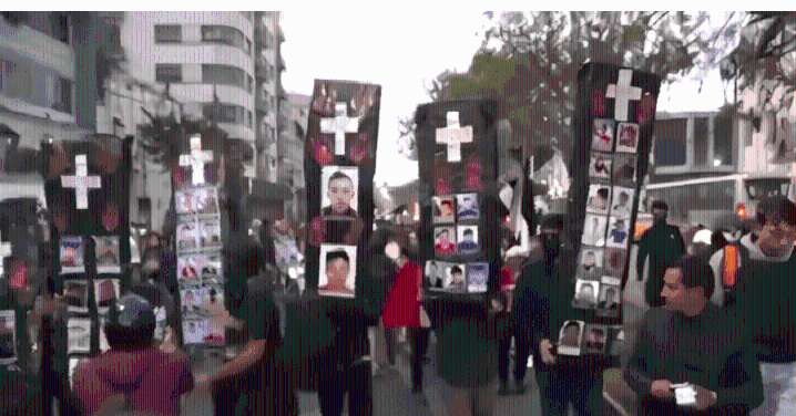 Marcha de la 'Generación Z': Manifestantes avanzan por la avenida Garcilaso de la Vega en el Cercado de Lima