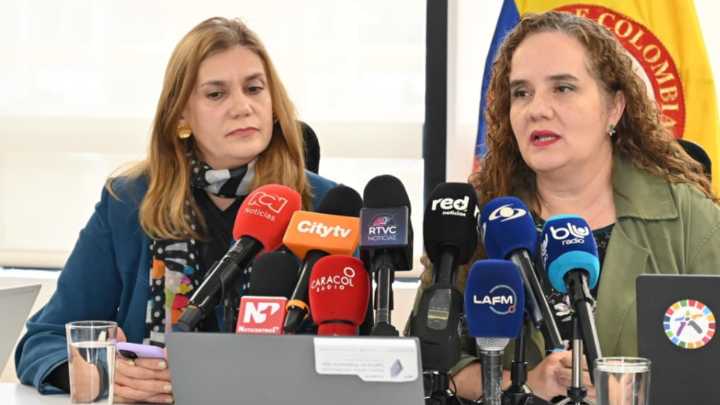 CRC retira la polémica solicitud a medios de comunicación sobre políticas editoriales: convocará a los canales a 'un espacio de trabajo colaborativo'