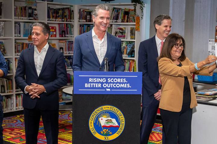Gavin Newsom lo aprobó.. Los trabajadores de California que tendrán un incremento en su salario mínimo