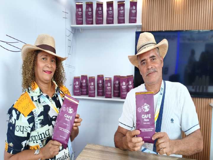 Más de 100 comerciantes y emprendedores participan en Expo Sucre Productivo 2025