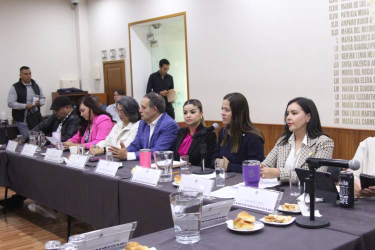 Analizan la tipificación del acecho como delito de violencia de género