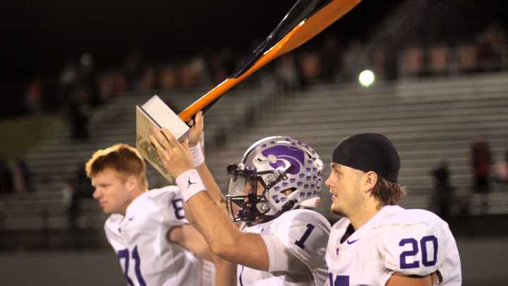 Wildcats win inaugural War over the Oar matchup between rivals