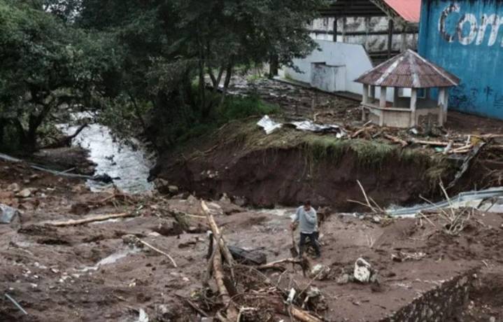 Tragedia por lluvias en Hidalgo y Puebla: van 25 muertos