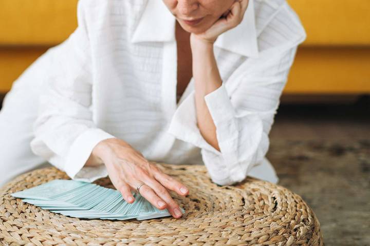 Woman Says Friend ‘Upset’ She Refused to Read Her Tarot Cards About Legal Issue