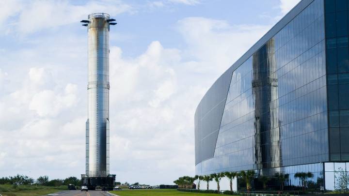 SpaceX moves giant Super Heavy booster to pad ahead of Starship Flight 11 launch (photos)